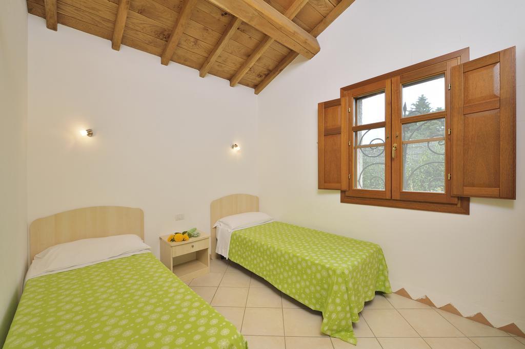 Residence Le Zagare San Teodoro  Cameră foto